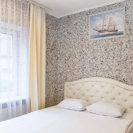 Economy Express Voyage Hotell Lviv