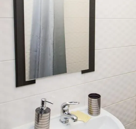 Economy Express Voyage Готель *